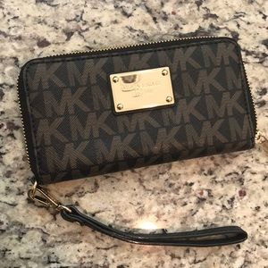 Michael Kors Wristlet
